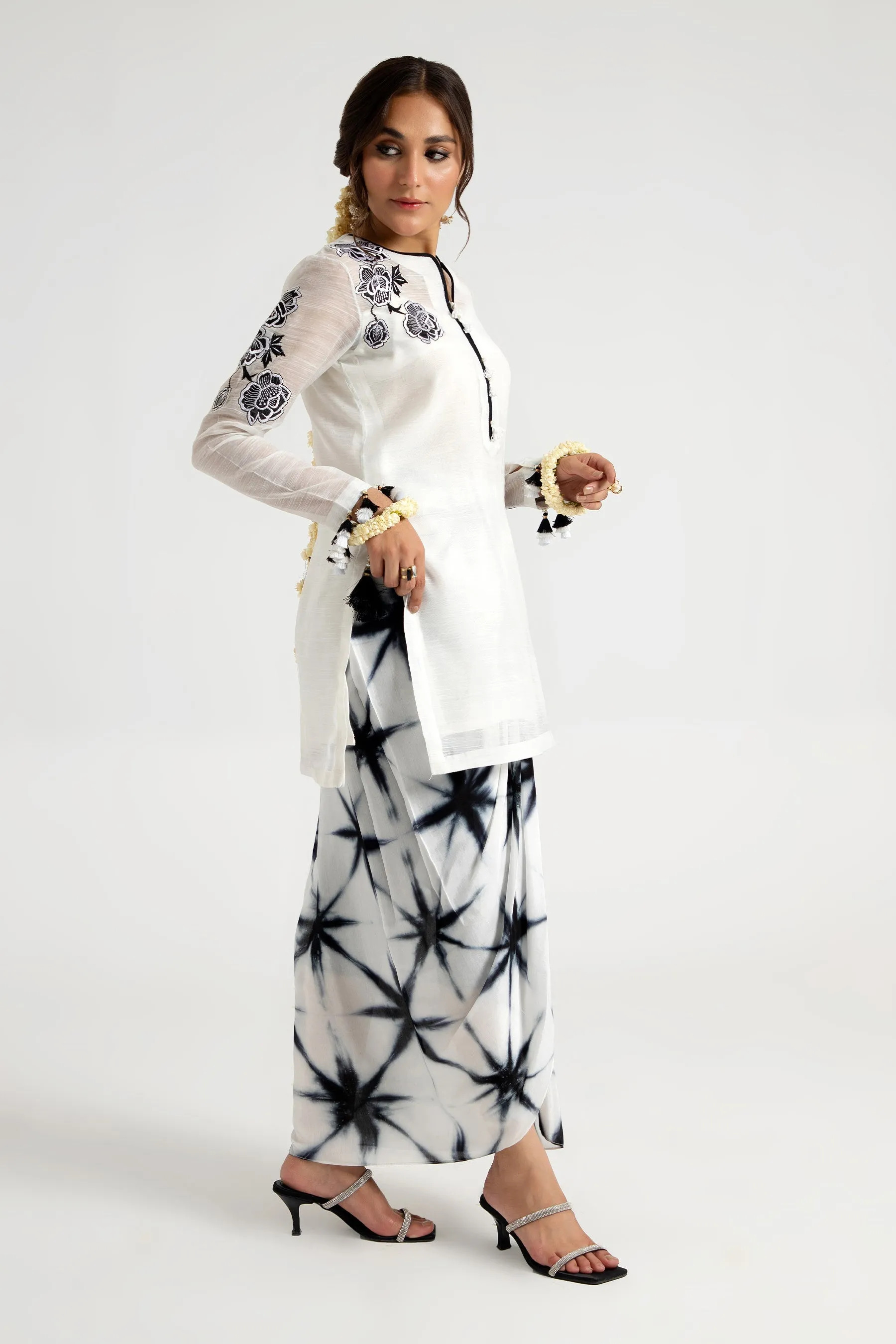 Arif Ashraf - Meshki - White / Black - Cotton Silk Viscose and Resham Cotton - 3 Piece