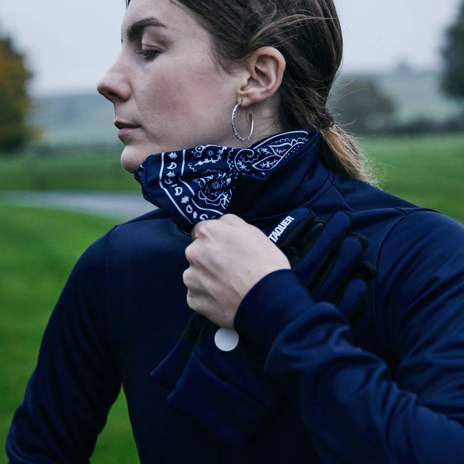 Attaquer | Neck Warmer | Navy Paisley