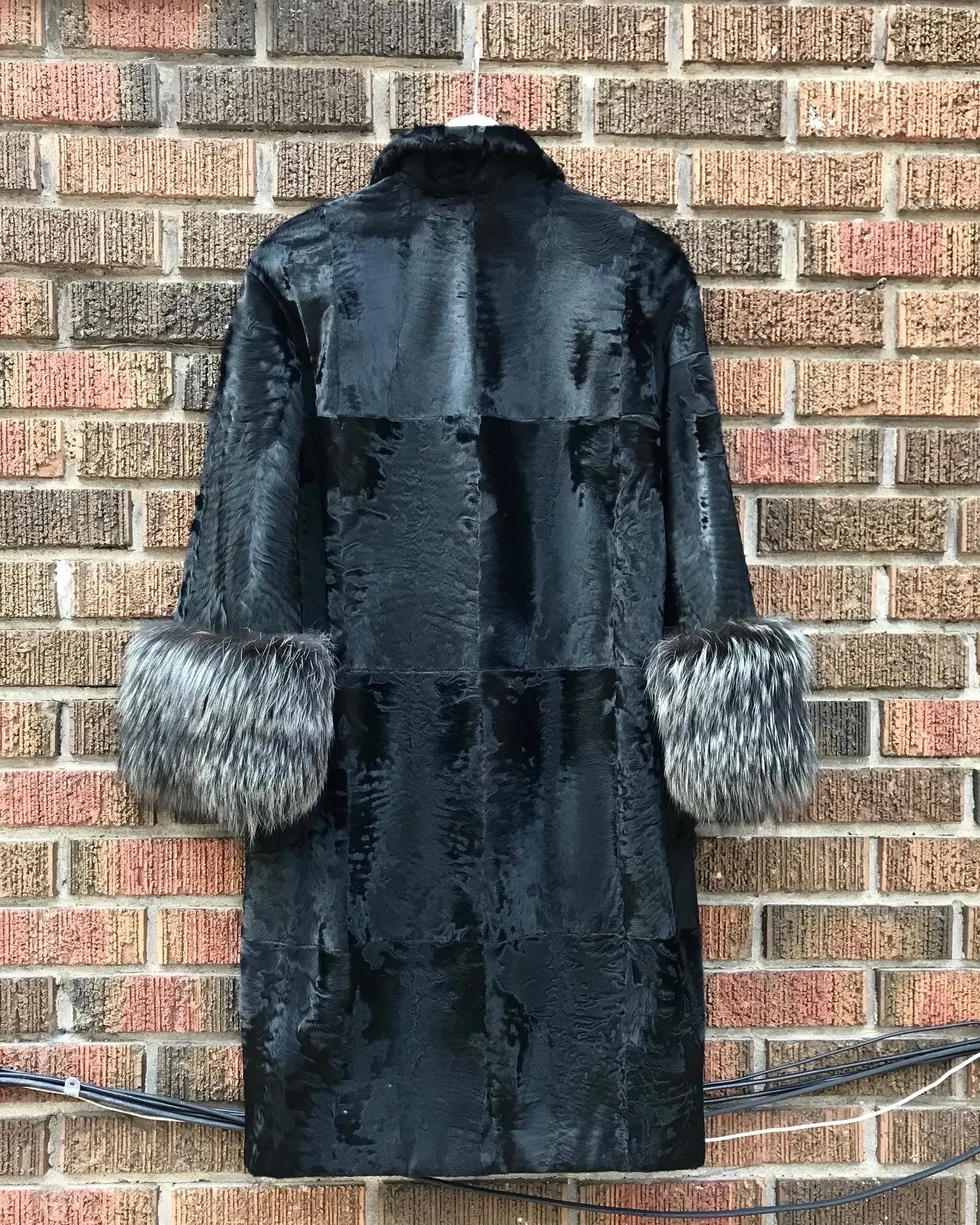 CAROLINA HERRERA Lambs Wool Fox Fur Cuffs 3/4 Length Coat