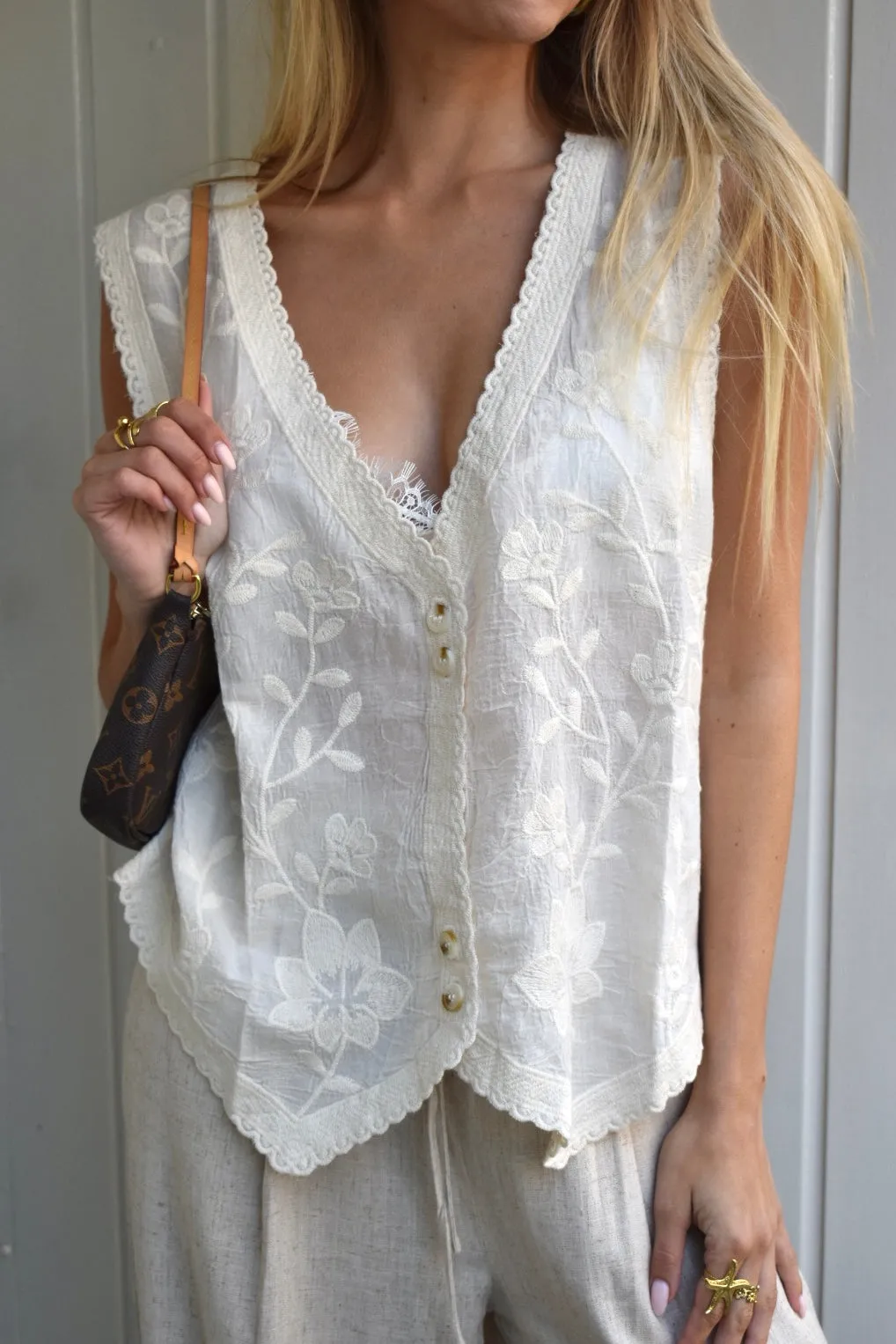 Embroidered Gilet - beige