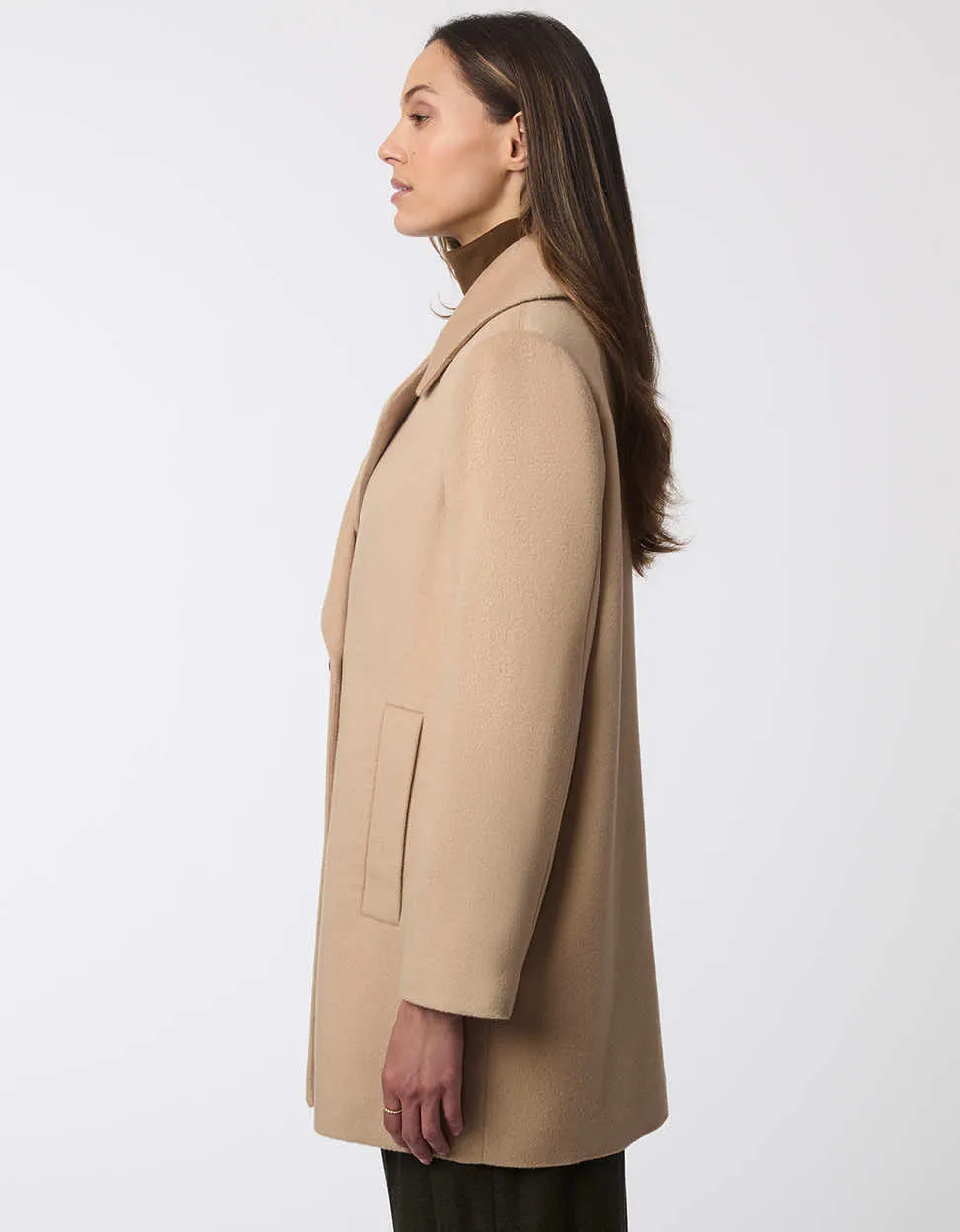 Grand Sleek Wool Coat