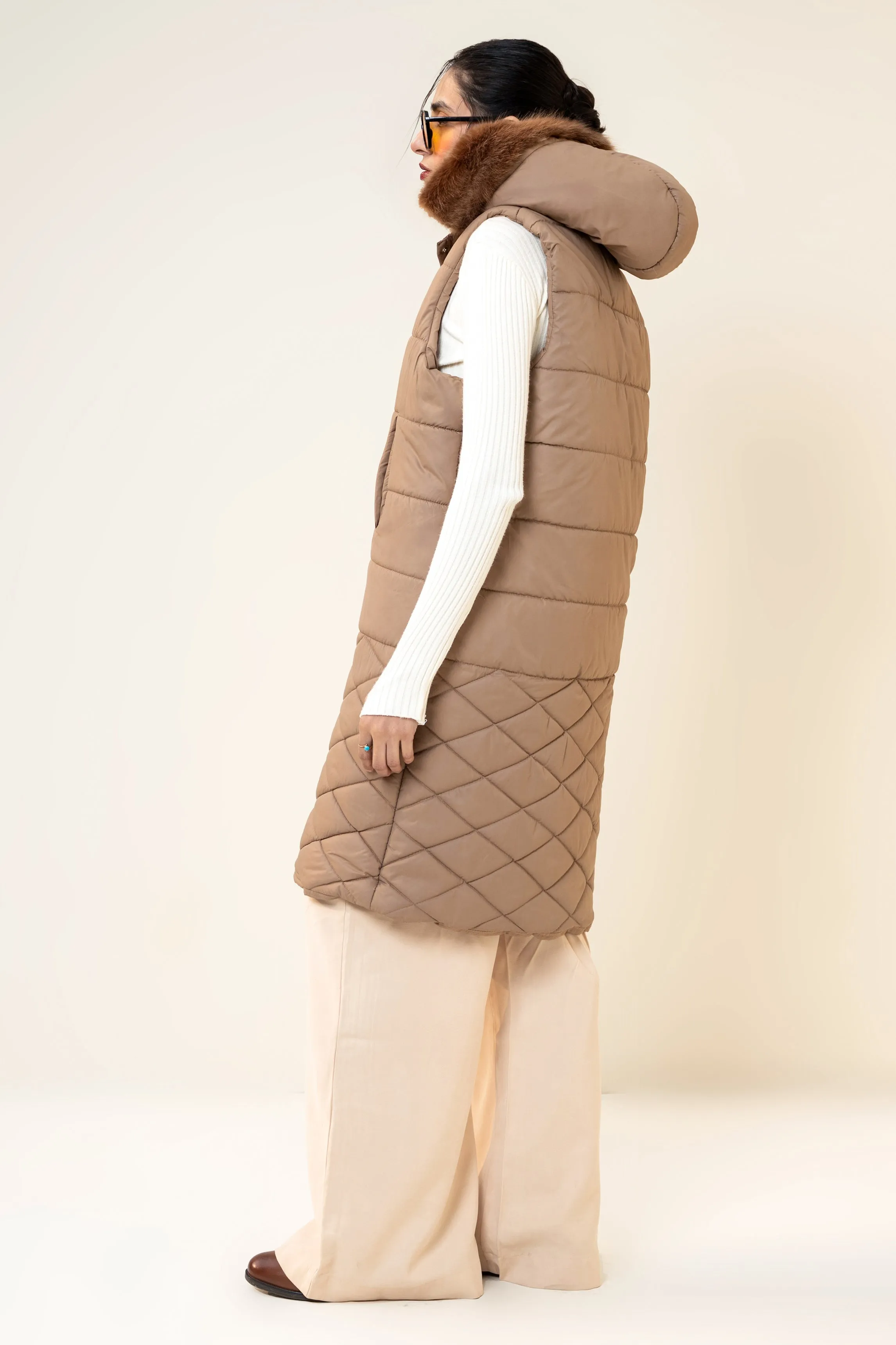 Hannah Neo Long Sleeveless Jacket with Fur hoodie Sand