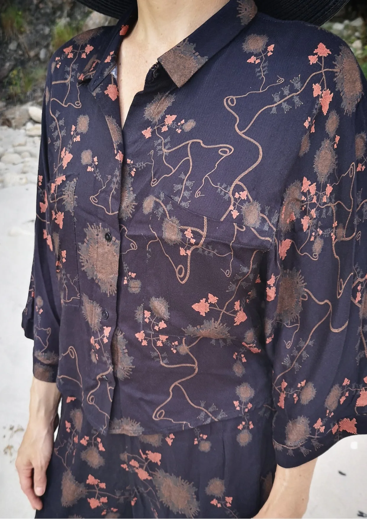 SHORT BLOUSE WIDE SLEEVES - RAYON print black/rust