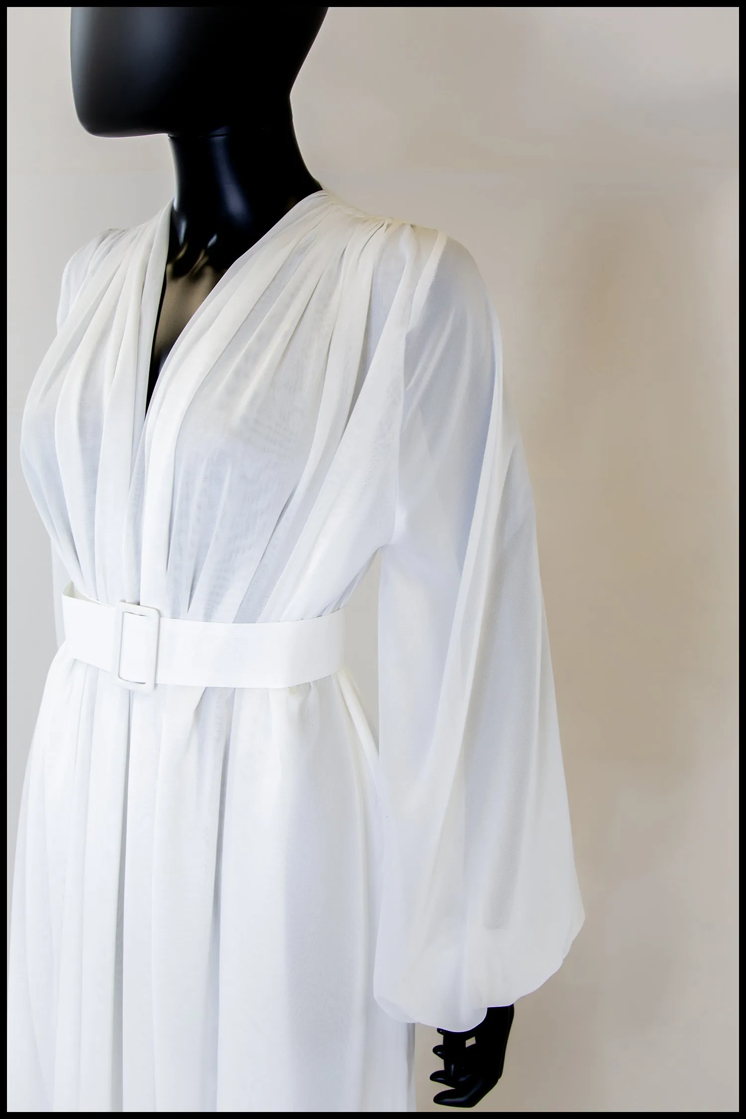 Vamp - Hollywood Ivory Chiffon Bishop Sleeve Gown